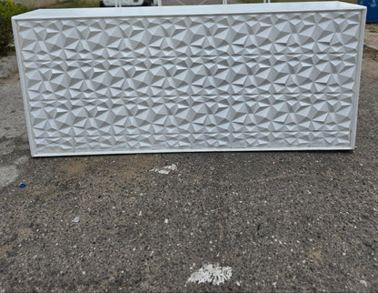 8ft White Diamond Cut Bar