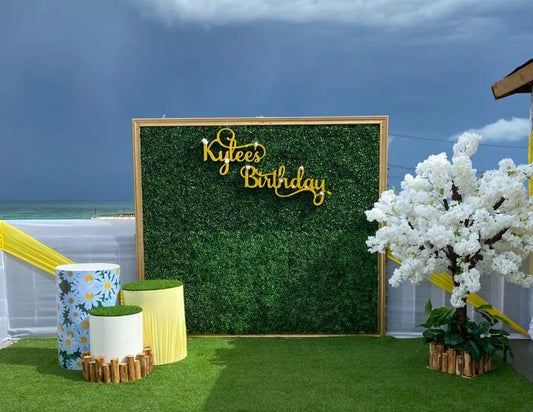 Boxwood Grass Backdrop