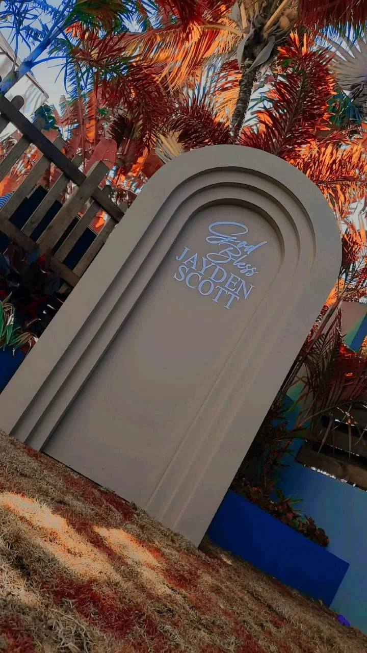 Close Cathedral Arch (medium)