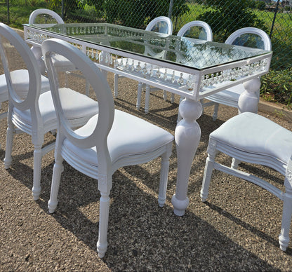 Sincere Dinner Table Set